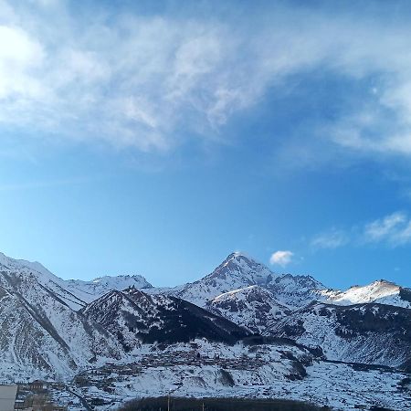 Guest House Sunset Kazbegi Exterior foto