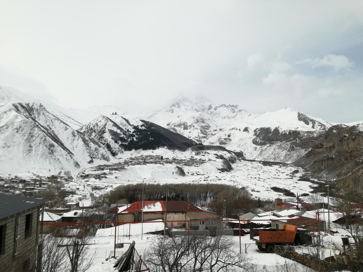 Guest House Sunset Kazbegi Exterior foto