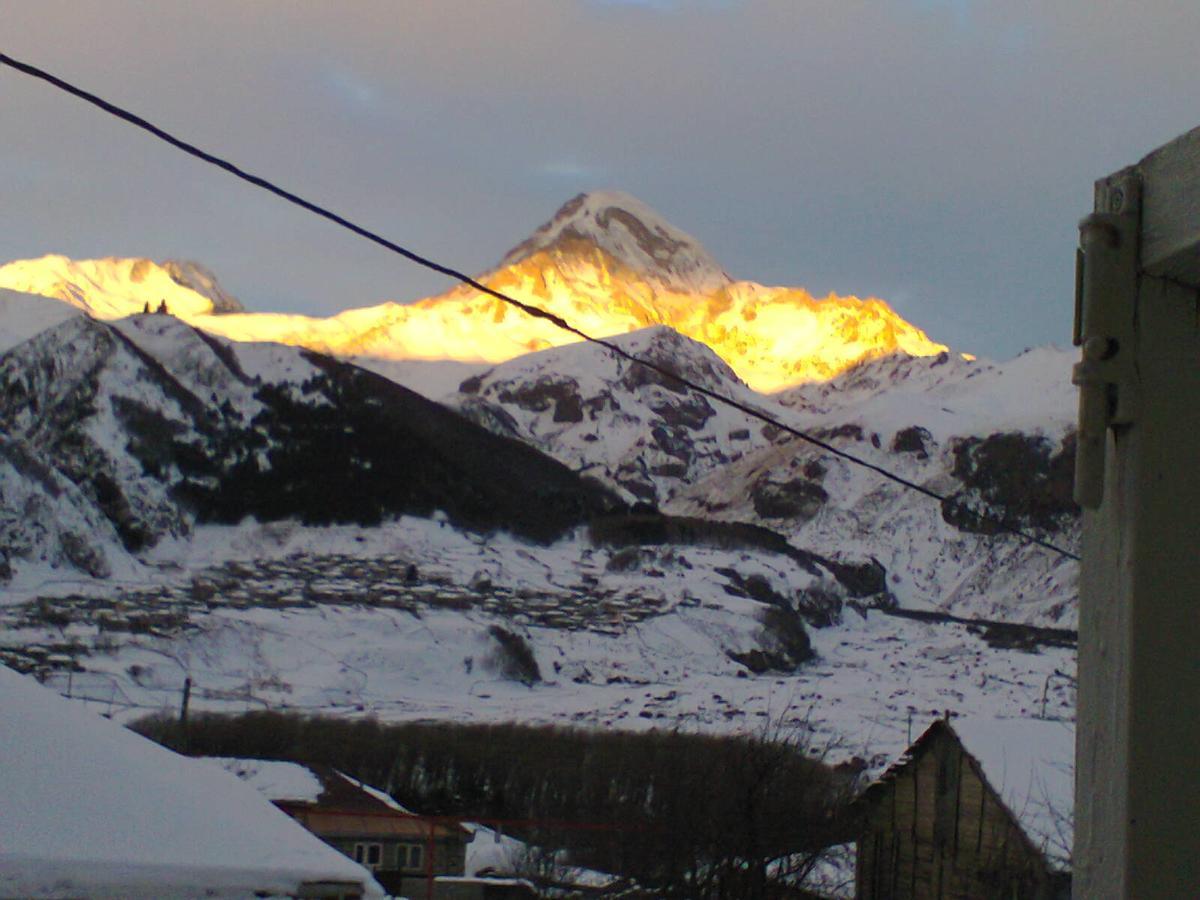 Guest House Sunset Kazbegi Exterior foto