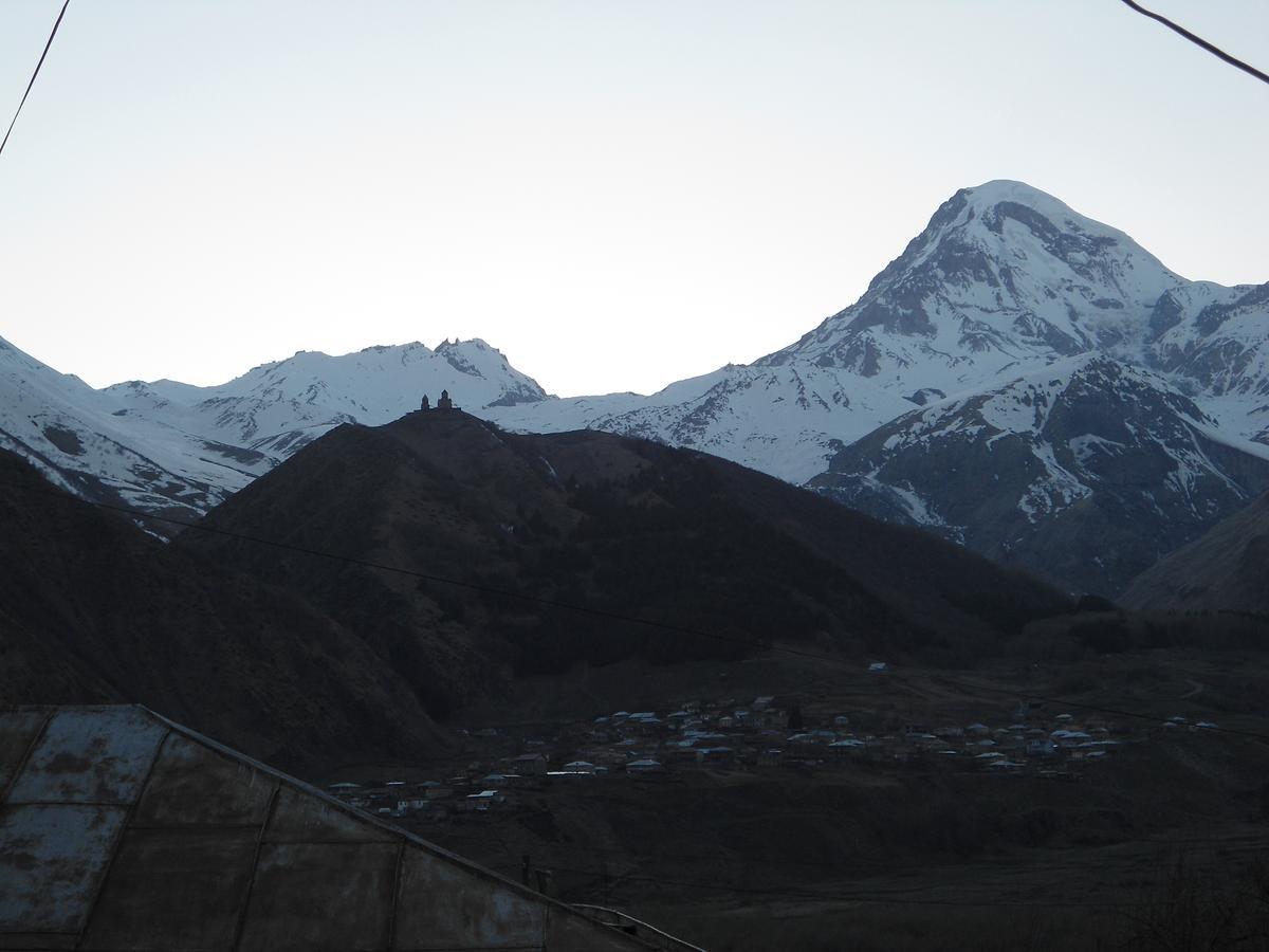 Guest House Sunset Kazbegi Exterior foto