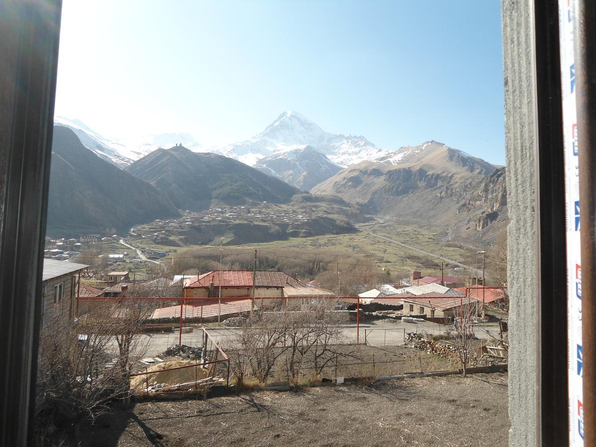 Guest House Sunset Kazbegi Exterior foto