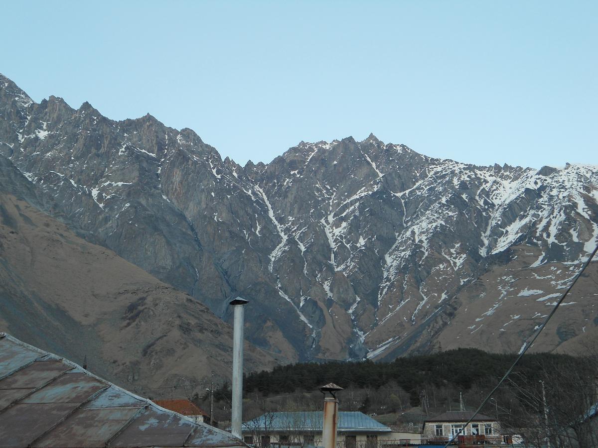 Guest House Sunset Kazbegi Exterior foto