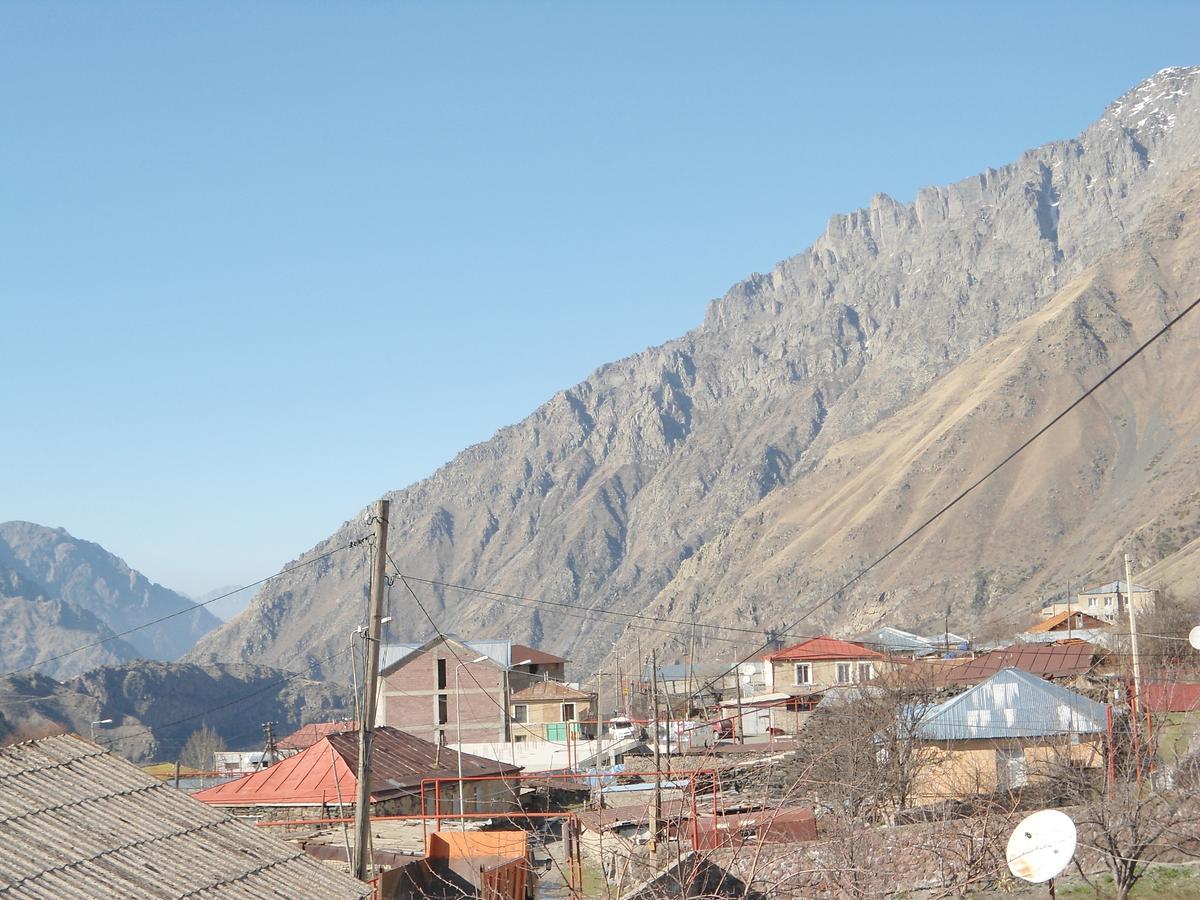 Guest House Sunset Kazbegi Exterior foto